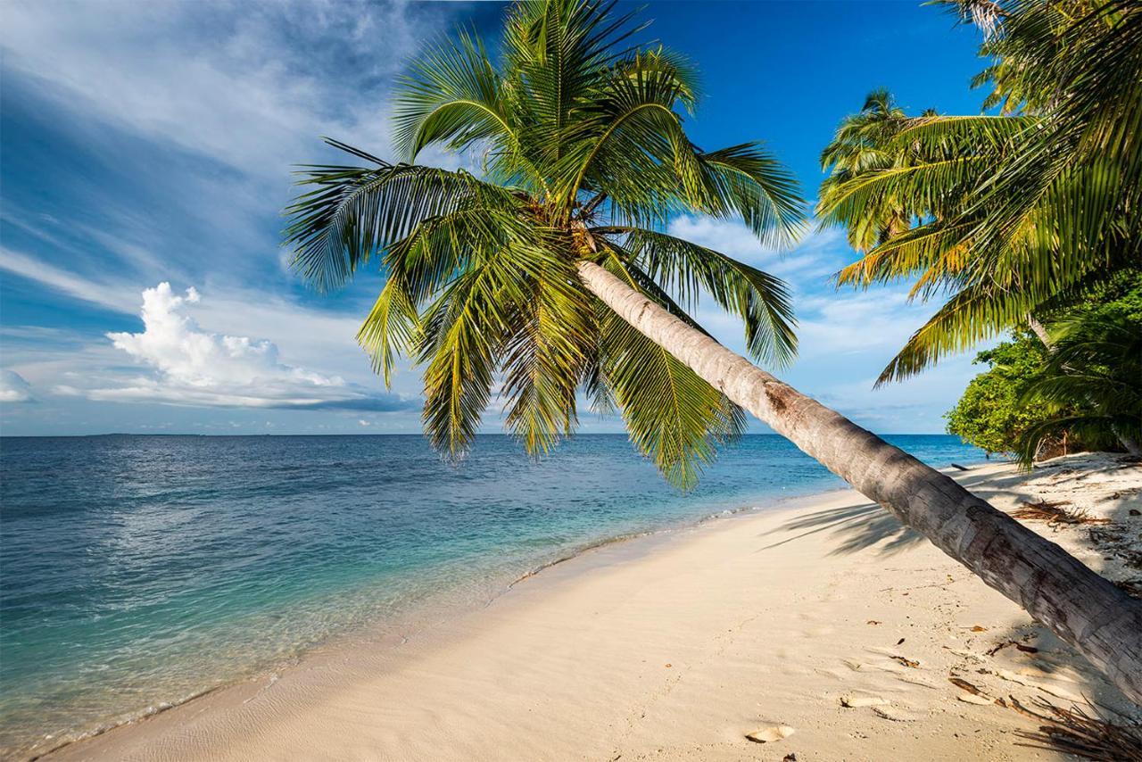 Pinang Island - Private Island Sea View Bungalows Singkil  外观 照片