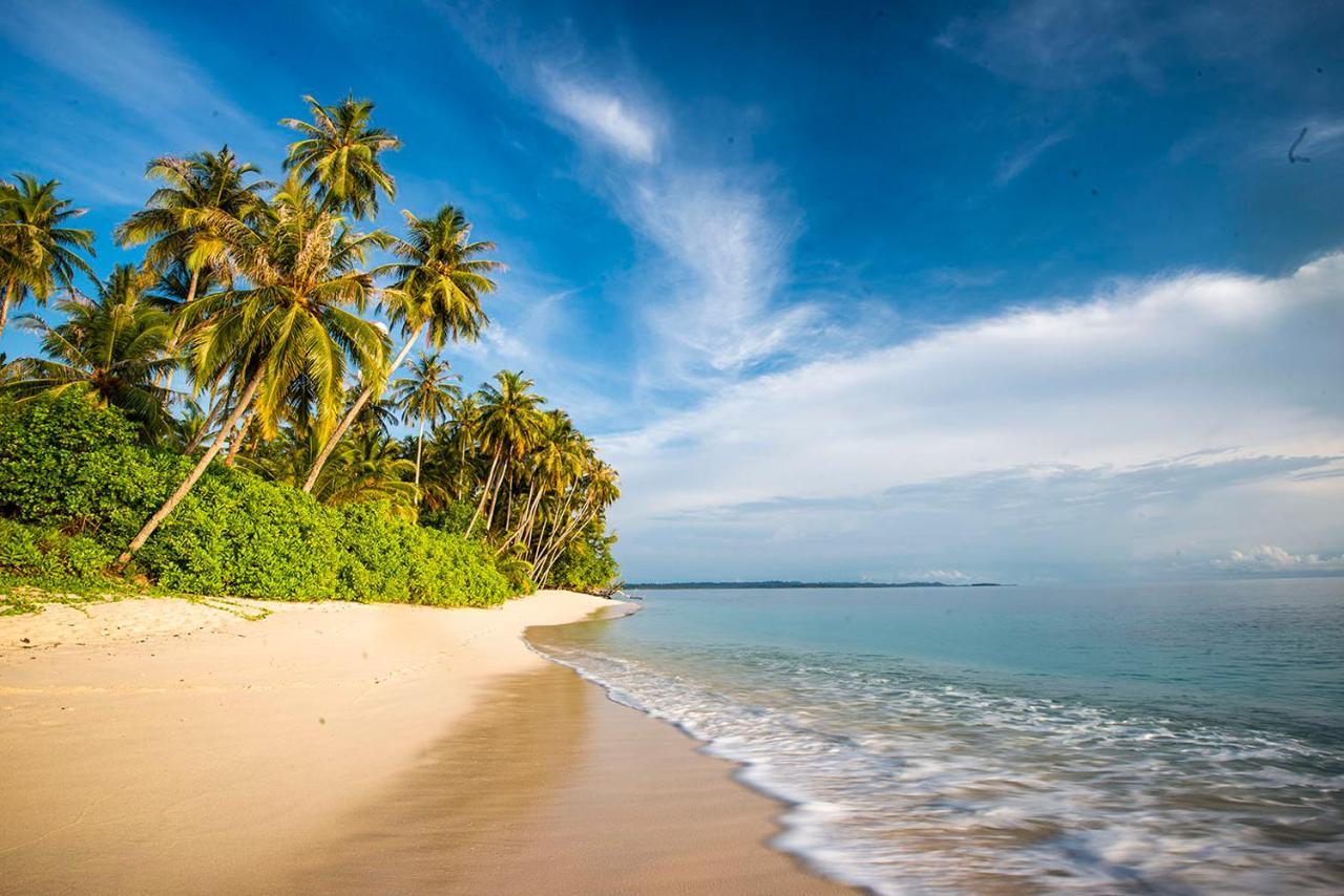 Pinang Island - Private Island Sea View Bungalows Singkil  外观 照片