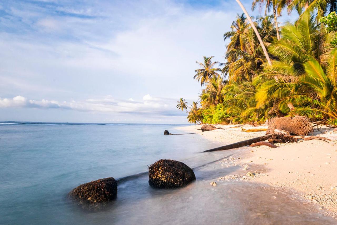 Pinang Island - Private Island Sea View Bungalows Singkil  外观 照片