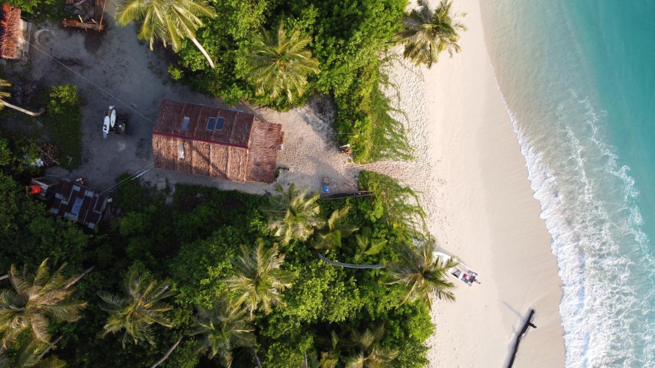Pinang Island - Private Island Sea View Bungalows Singkil  外观 照片
