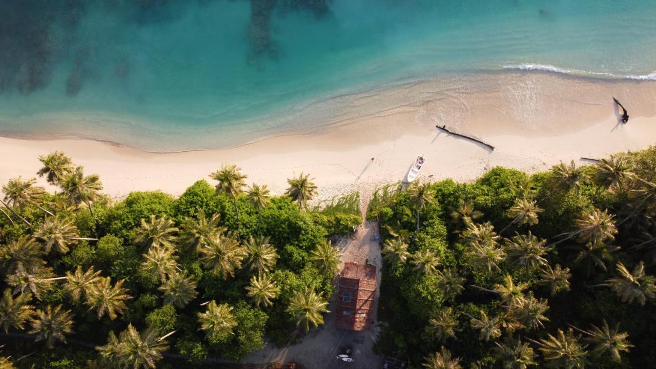 Pinang Island - Private Island Sea View Bungalows Singkil  外观 照片