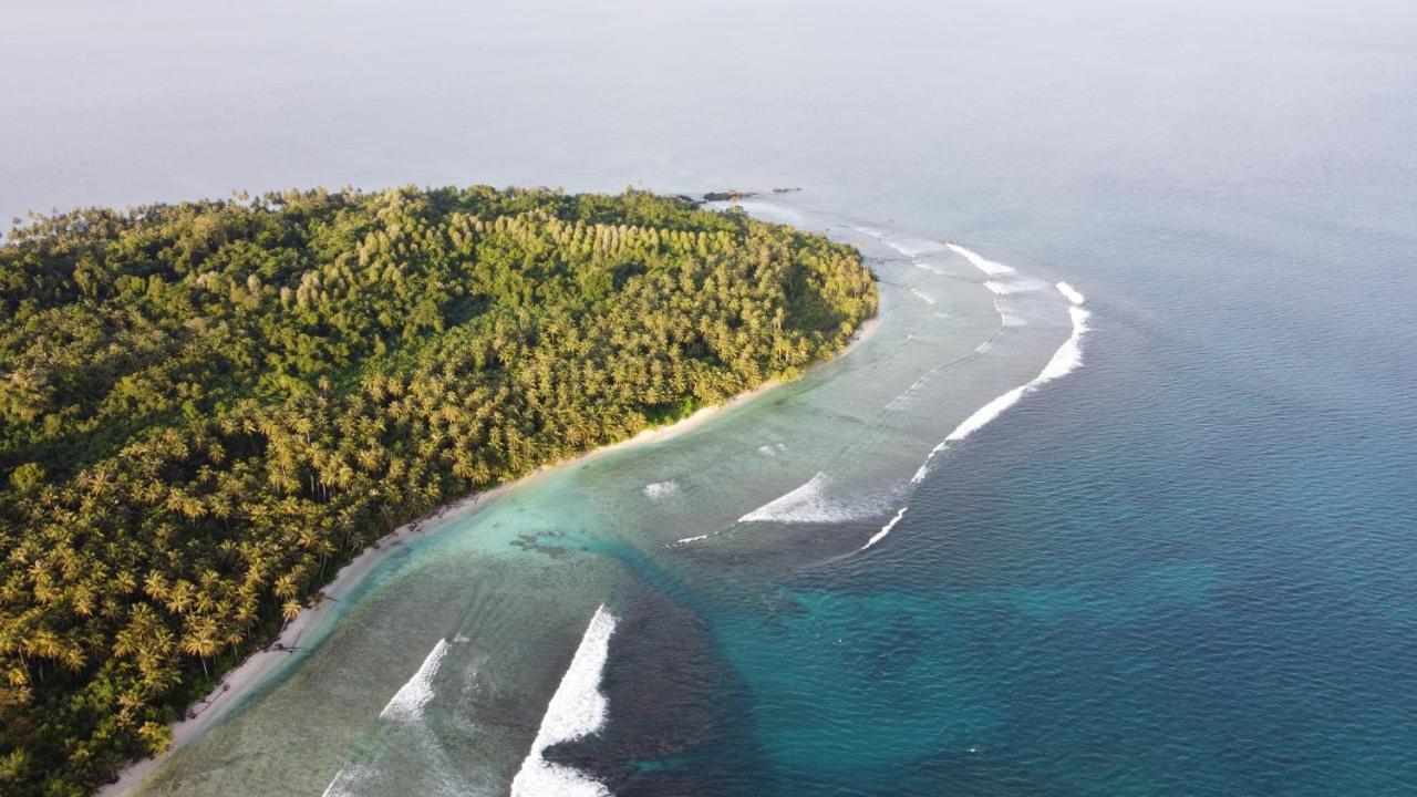 Pinang Island - Private Island Sea View Bungalows Singkil  外观 照片