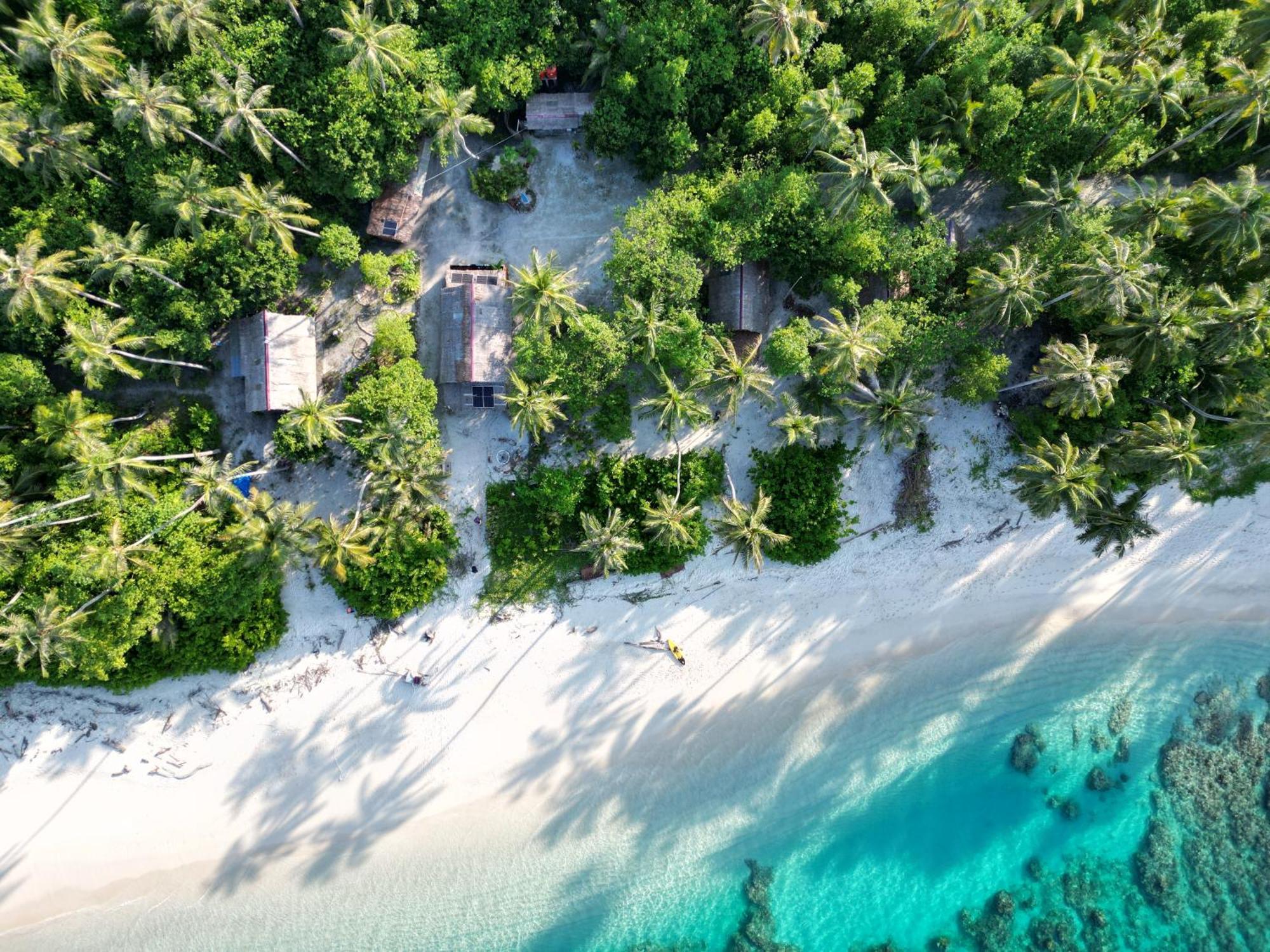 Pinang Island - Private Island Sea View Bungalows Singkil  外观 照片