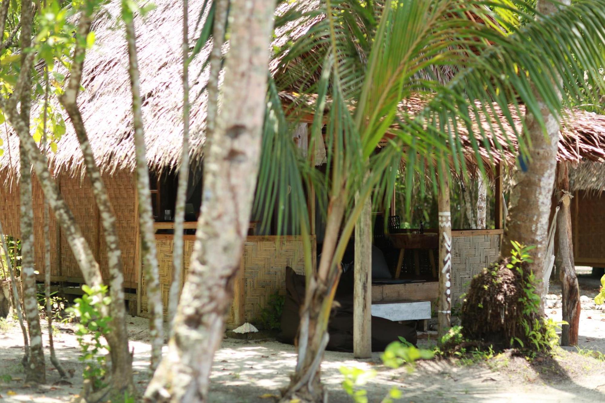 Pinang Island - Private Island Sea View Bungalows Singkil  外观 照片