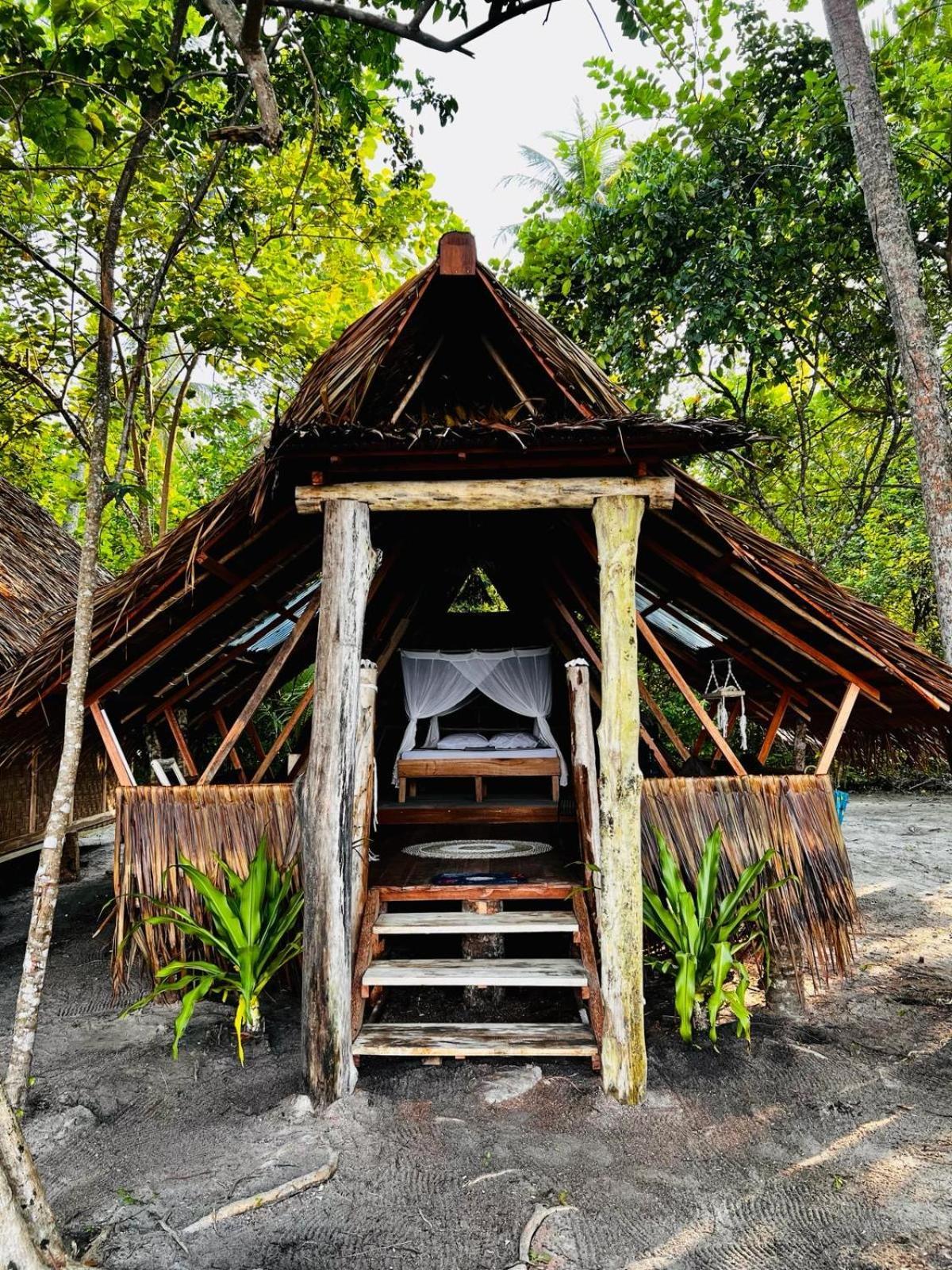 Pinang Island - Private Island Sea View Bungalows Singkil  外观 照片