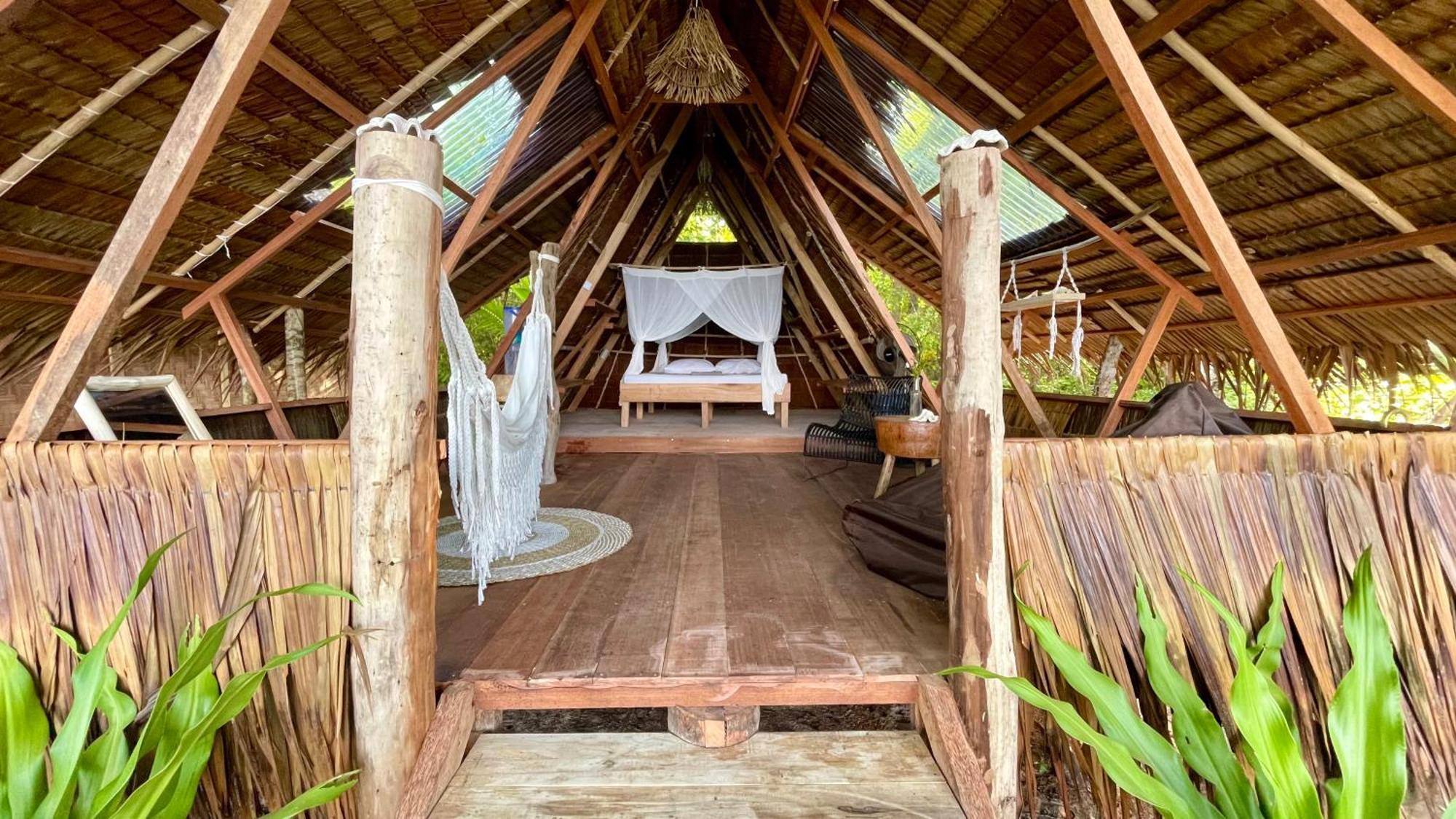 Pinang Island - Private Island Sea View Bungalows Singkil  客房 照片