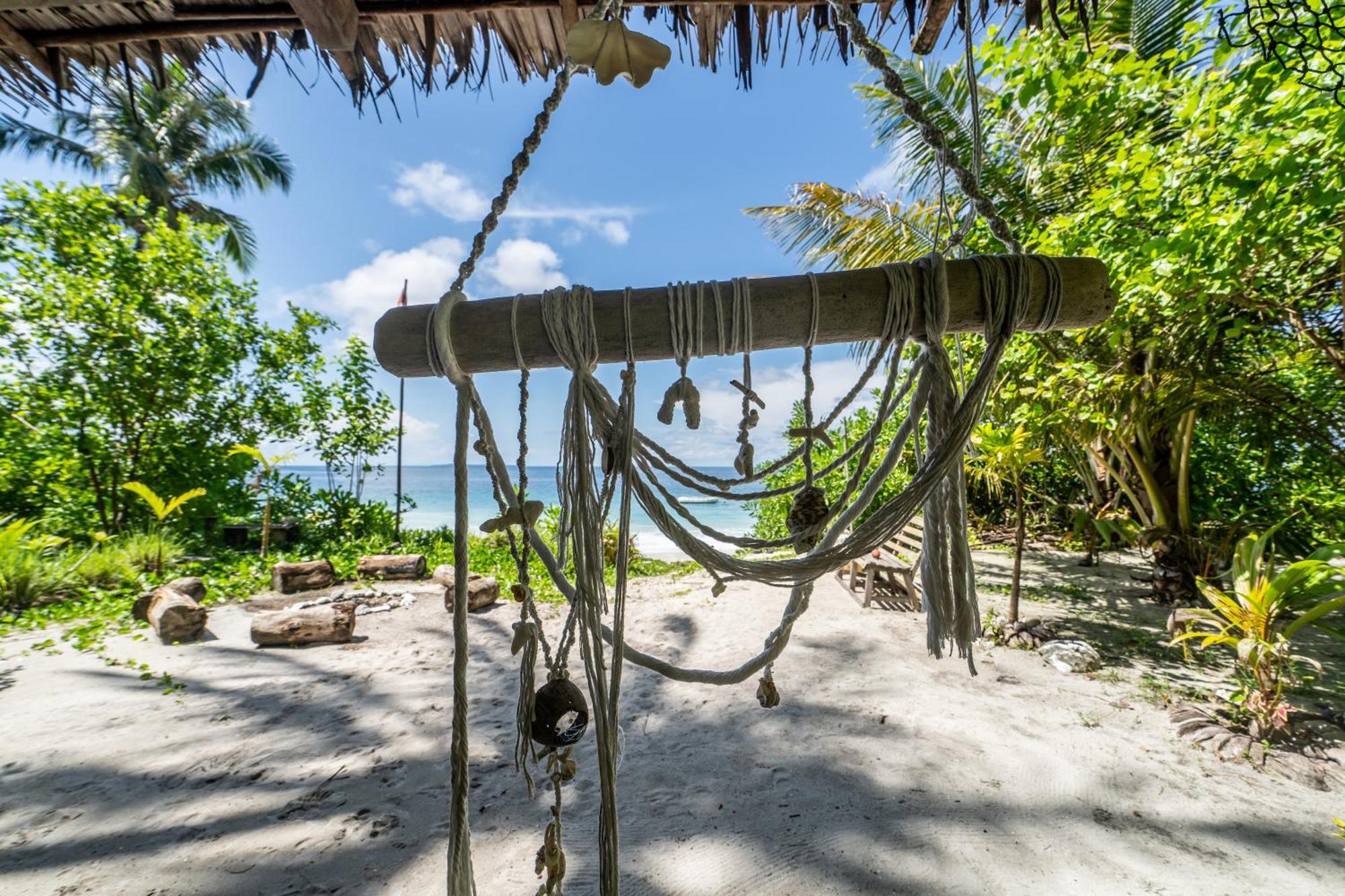 Pinang Island - Private Island Sea View Bungalows Singkil  外观 照片