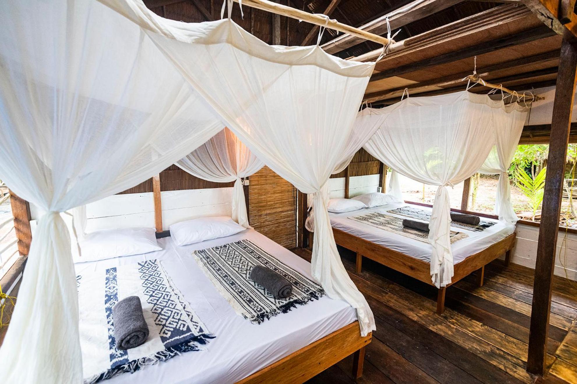 Pinang Island - Private Island Sea View Bungalows Singkil  外观 照片